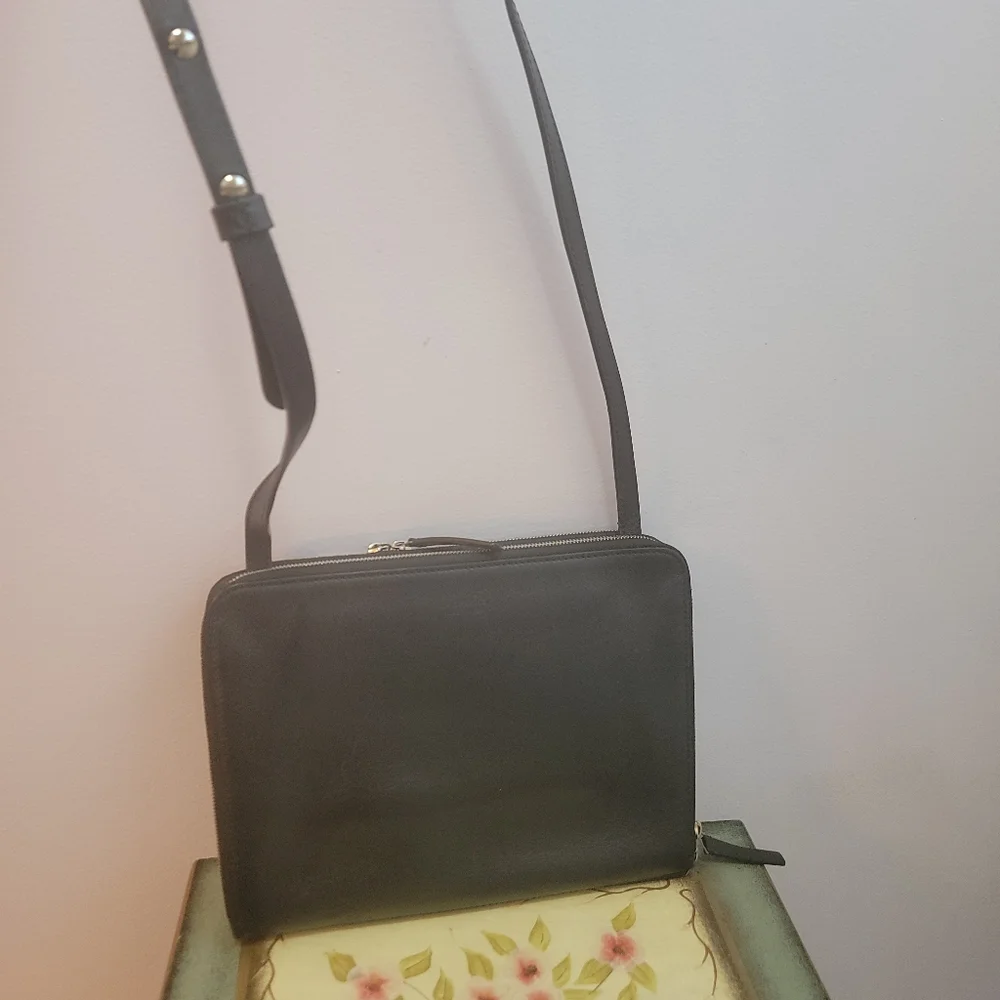 Everlane Black Leather Crossbody - Picture 5 of 15